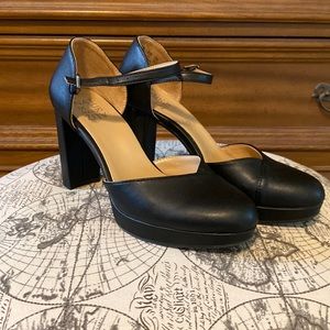 Naturalizer pumps- Size 7 😊💟